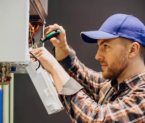 Expert Plumber for Tankless Water Heater Maintenance in Strongsville, OH: Schedule Professional Maintenance Services with Us